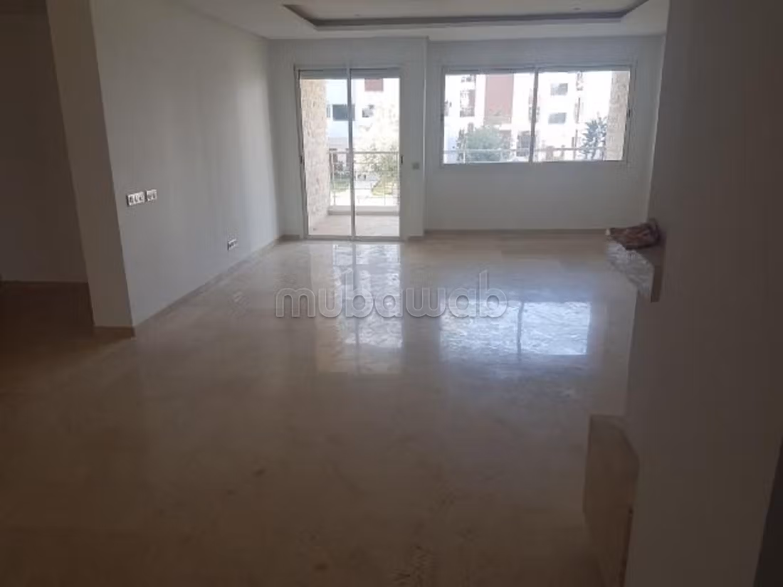 Appartement en vente à prestigia hay Riyad. 5 grandes pièces. Système de parabole et résidence sécurisée