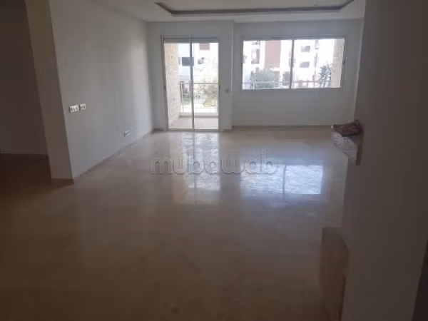 Apartamento en venta en Prestigia Hay Riyad. 5 grandes habitaciones. Sistema de satélite y residencia segura