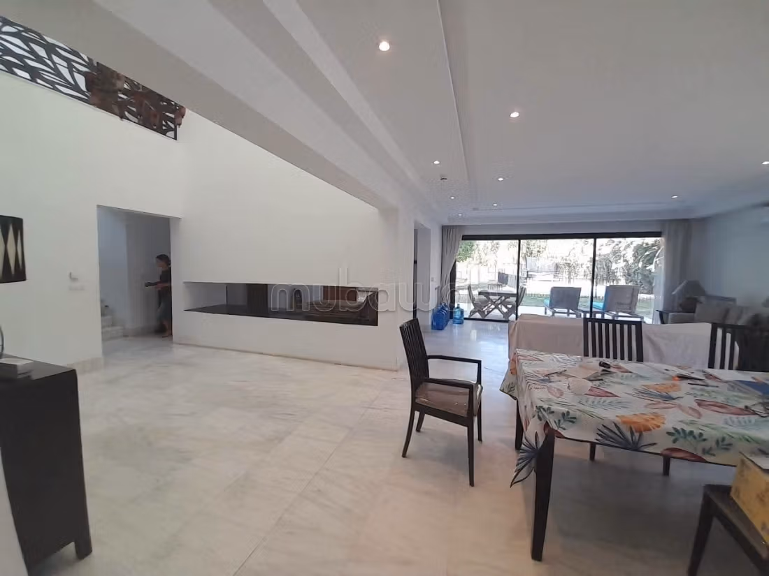 Superba villa con giardino e piscina a Marsa
