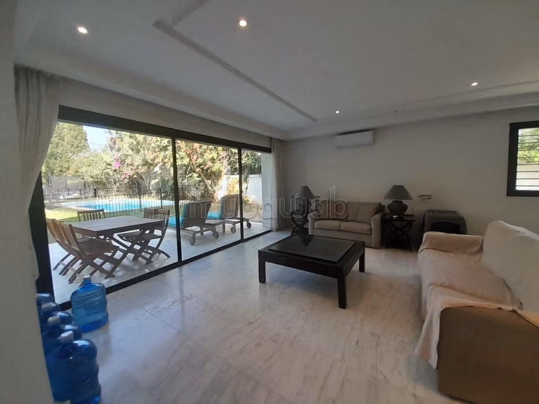 Superba villa con giardino e piscina a Marsa