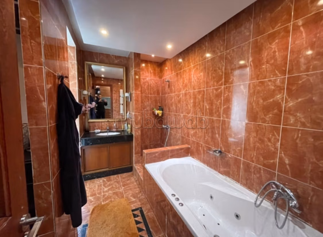 Etage de villa en location a coté du PMF
