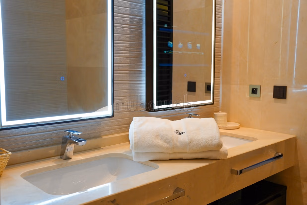 Luxe Appartement d'Une Chambre à M Avenue — 5