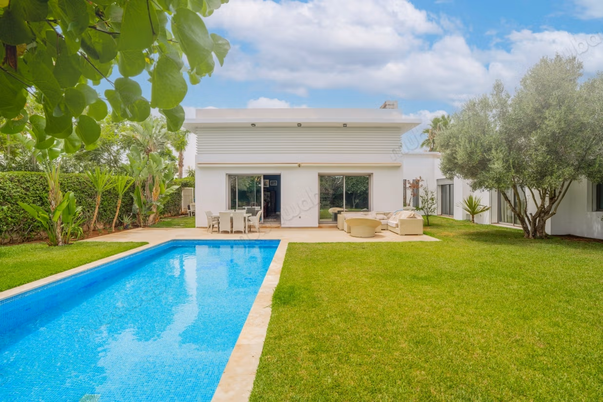 Single-Storey Villa in Gated Residence