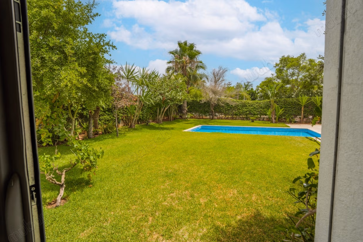 Single-Storey Villa in Gated Residence