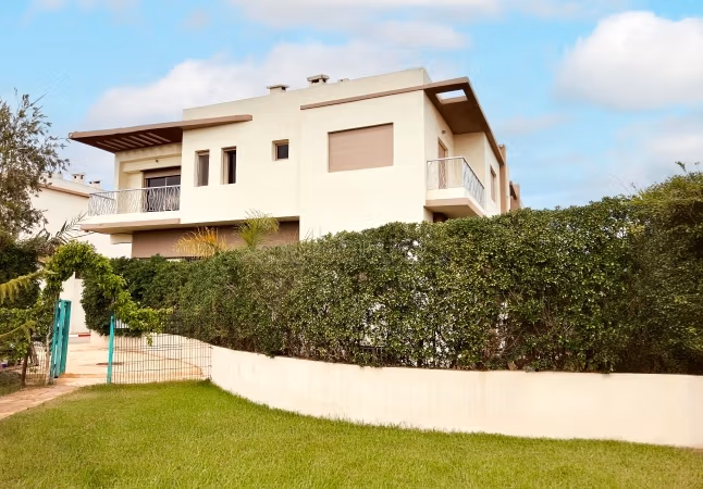 Villa 3 Façades en résidence fermée avec piscine