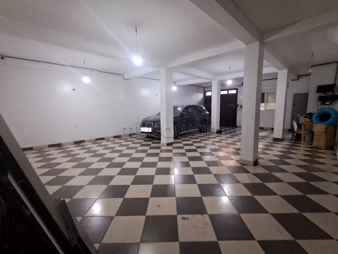 Local Comercial Con Mezzanine de 230 m en Branes 2