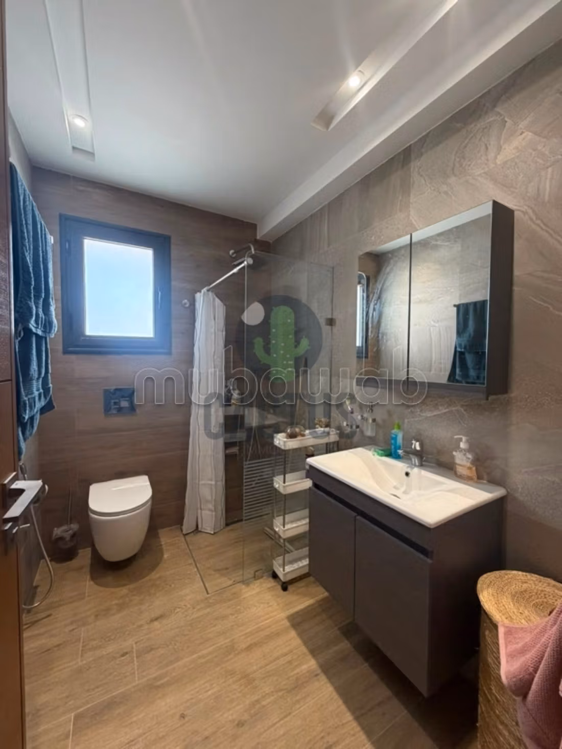 Location annuale S1 arredato in una residenza a H