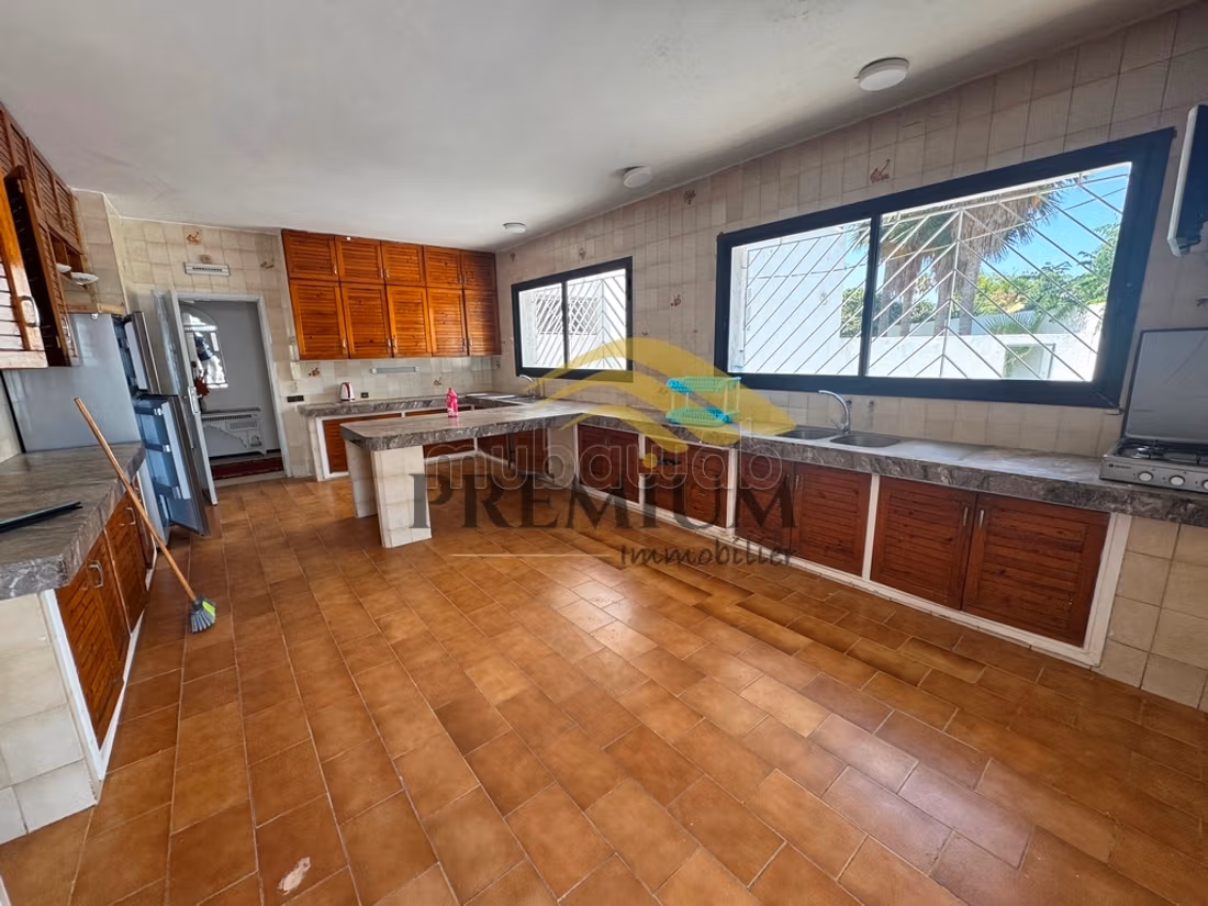 Belle villa a vendre debut souissi