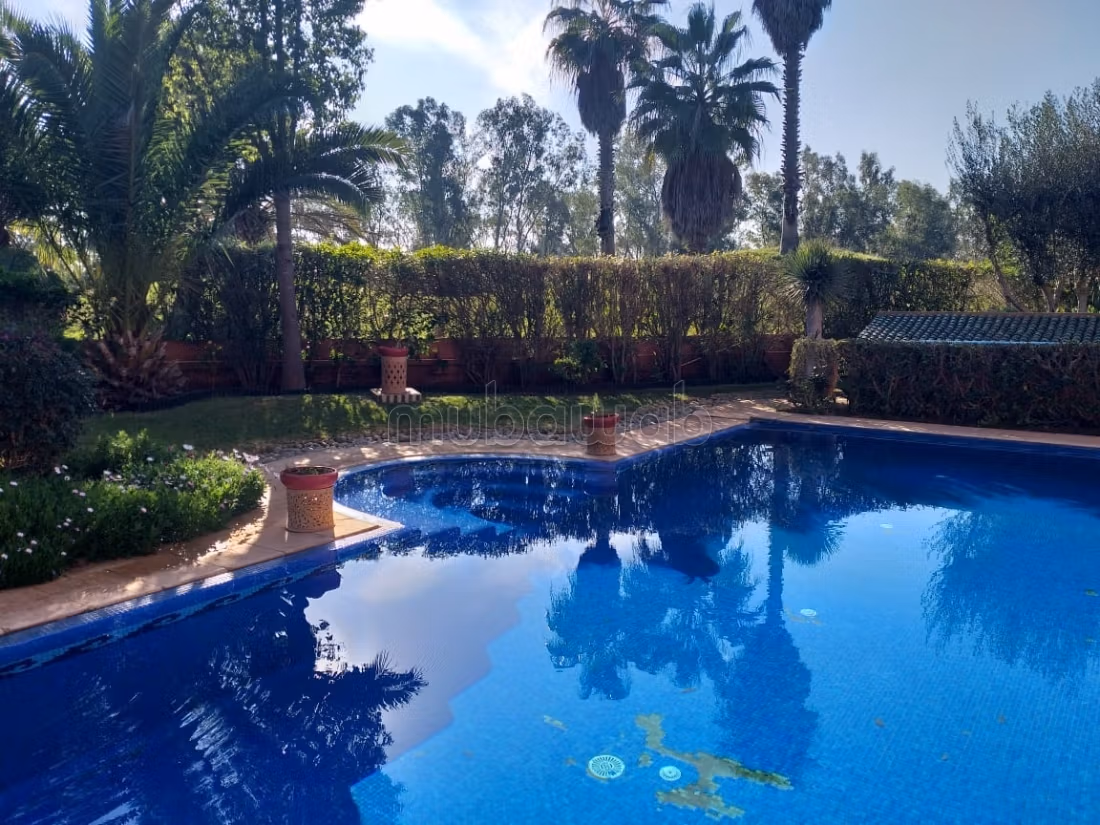 Villa with pool on the golf course