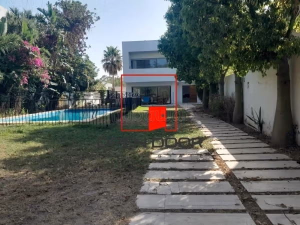 Superbe villa avec jardin et piscine à La Marsa