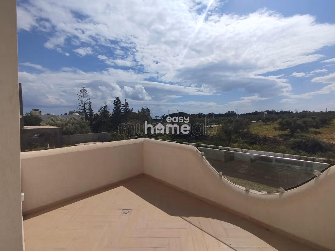Villa s4 de 430m² avec piscine à Hammamet Nord
