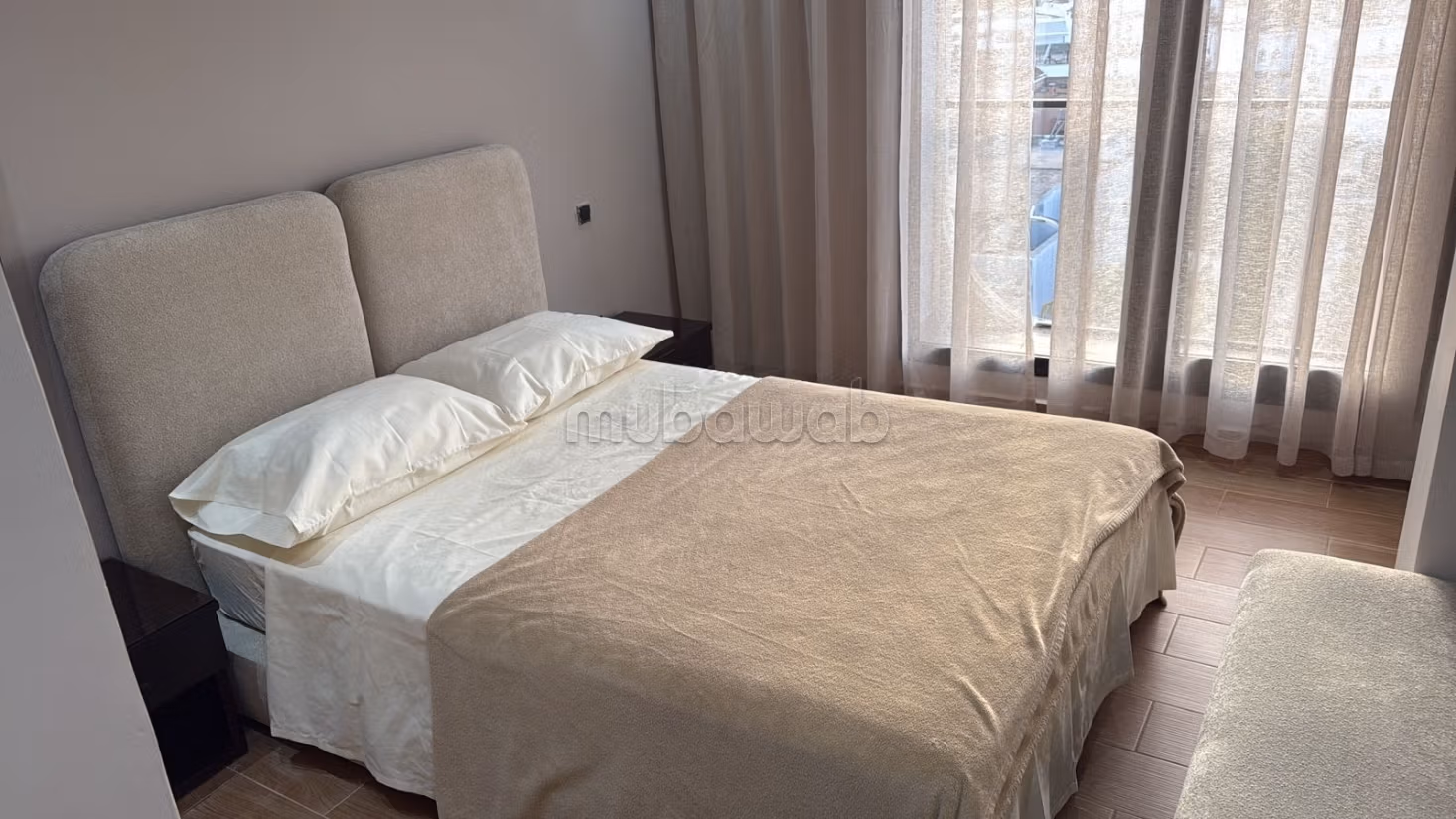 Bellissimo appartamento ammobiliato solo in affitto a lungo termine su boulevard Tan Tan