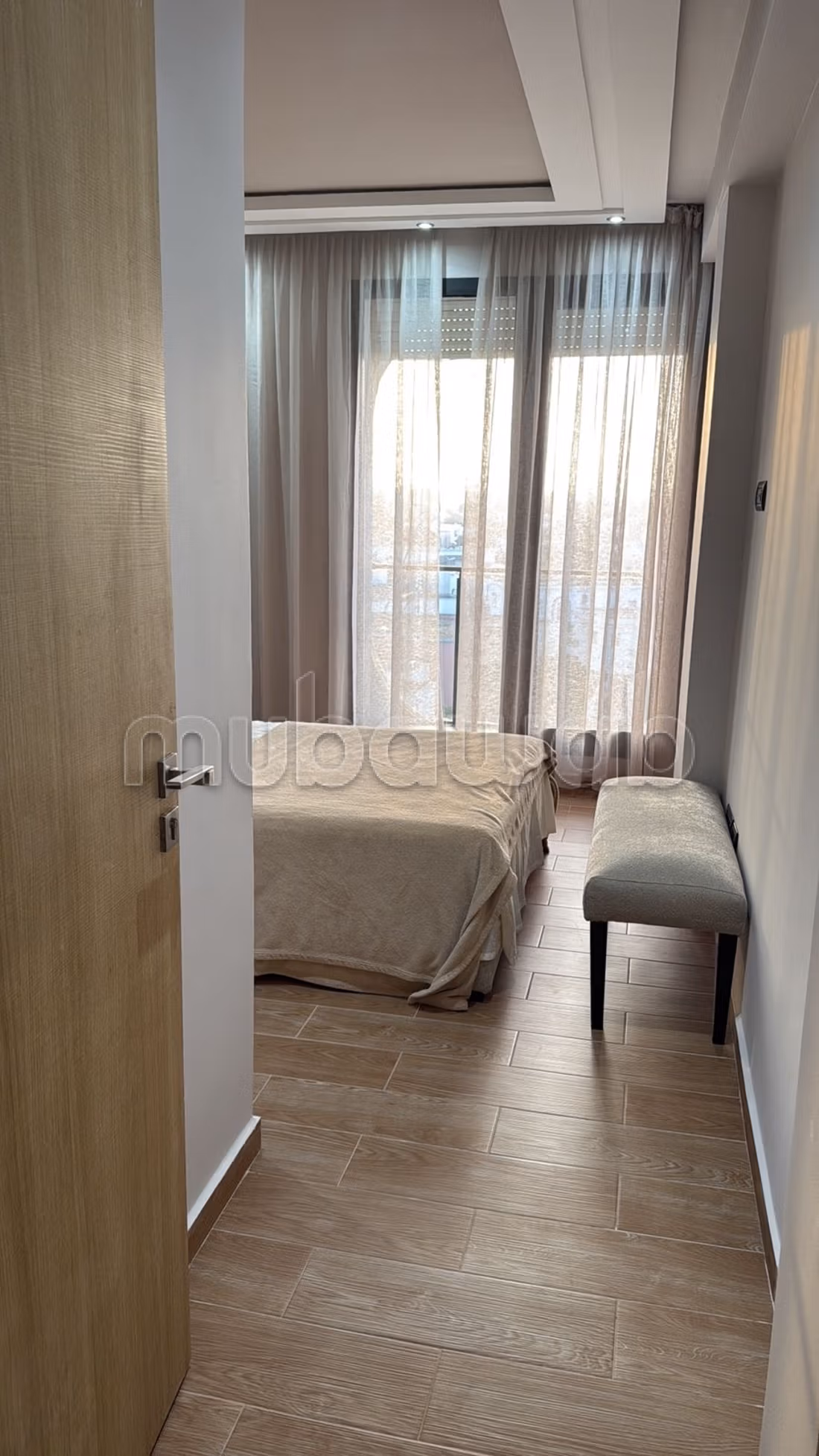 Bellissimo appartamento ammobiliato solo in affitto a lungo termine su boulevard Tan Tan