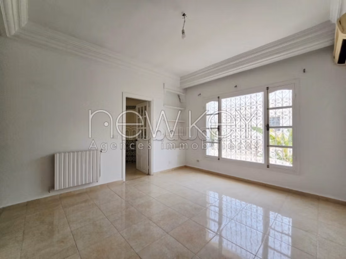 Una villa S5 a La Marsa con giardino