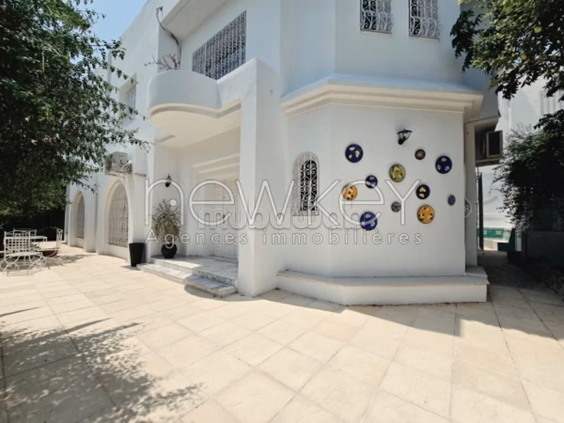 Una villa S5 a La Marsa con giardino