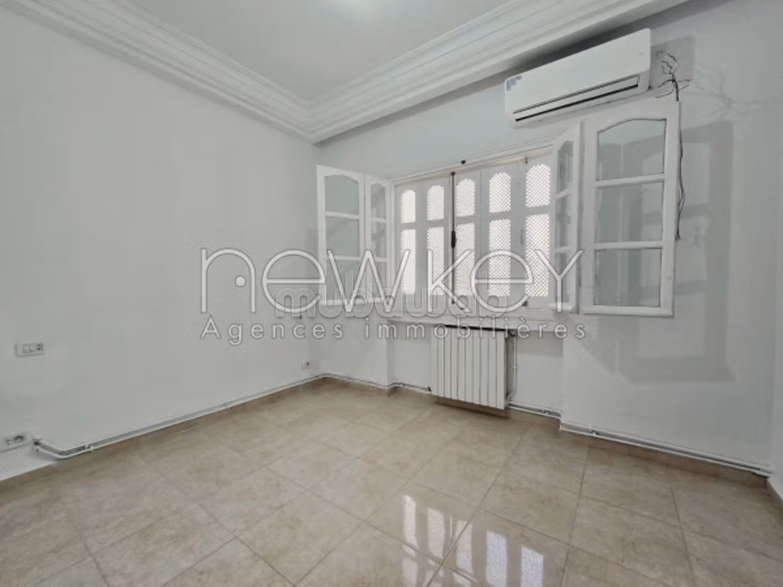 Una villa S5 a La Marsa con giardino
