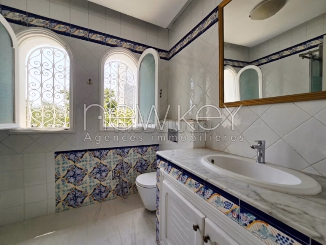 Una villa S5 a La Marsa con giardino