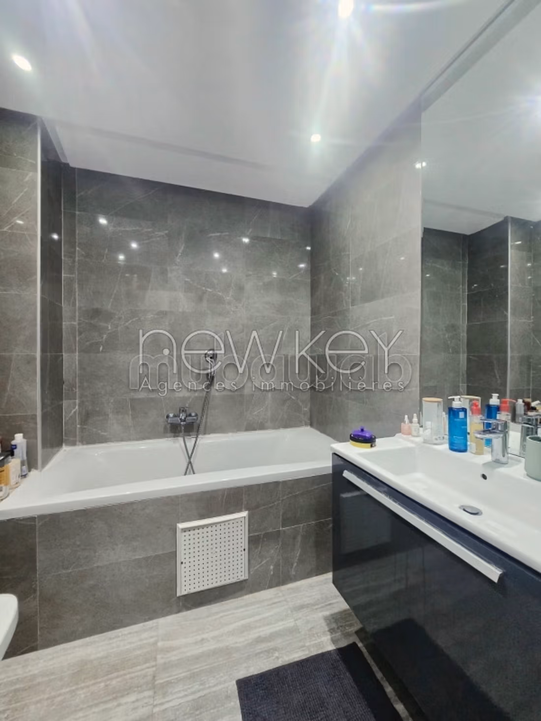 For sale a penthouse with pool in Gammarth