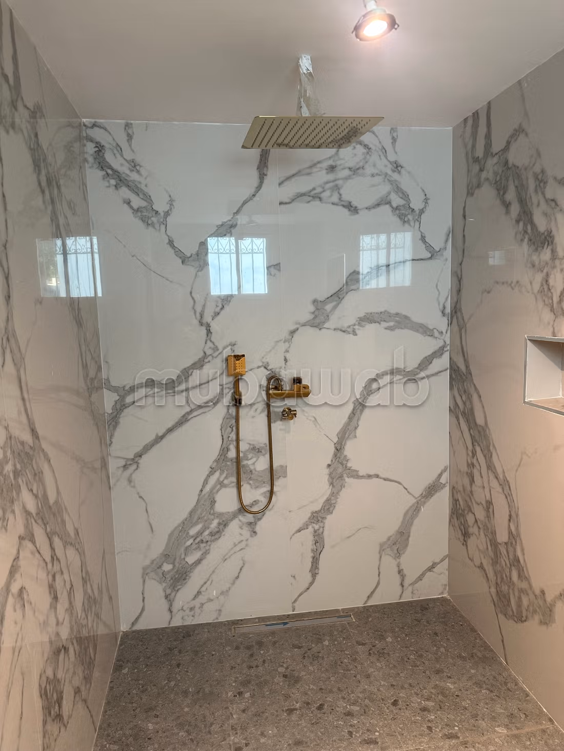 Villa di alto standing arredato in affitto a Souissi. 4 belle camere. Arredato