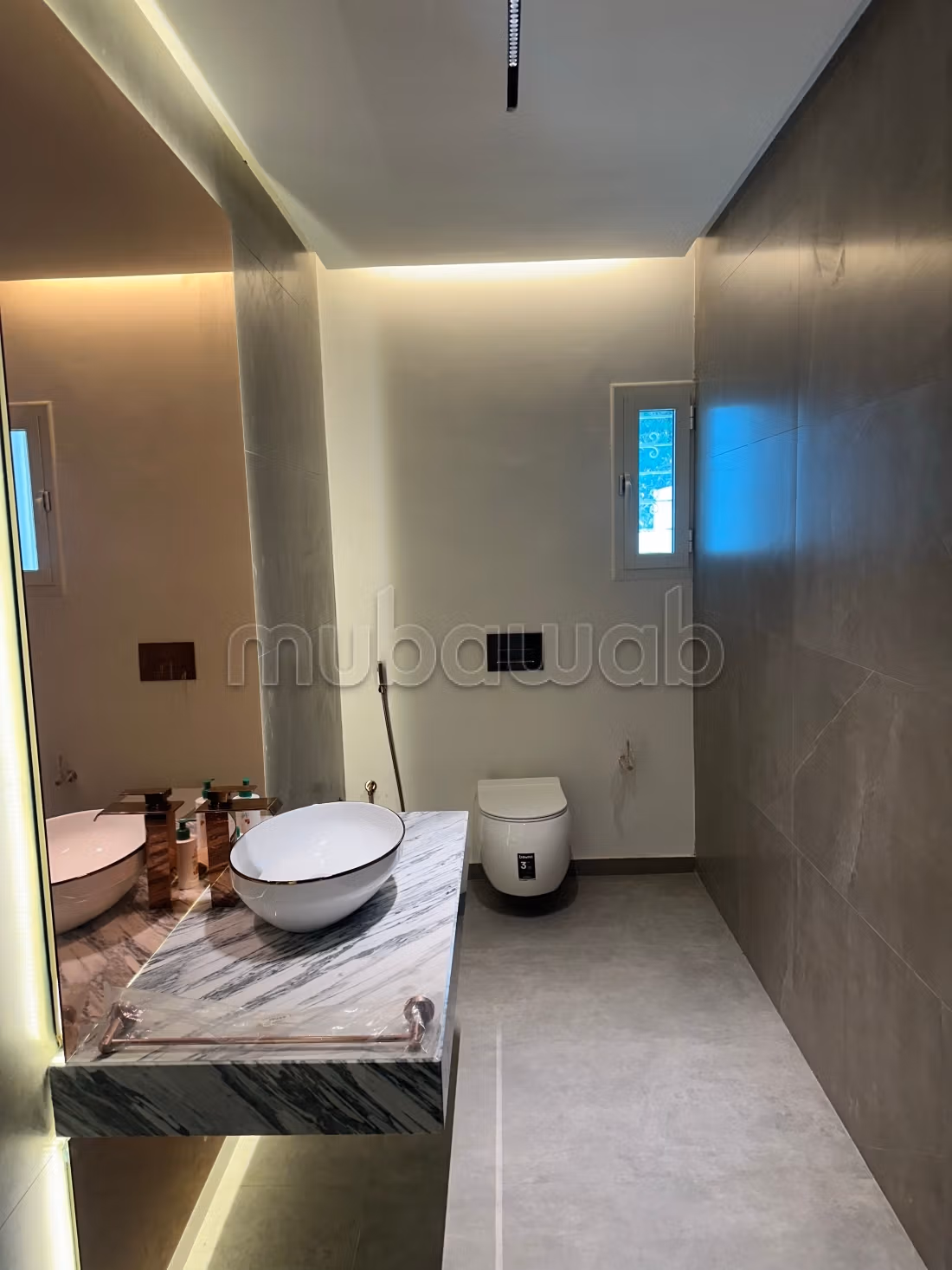 Villa di alto standing arredato in affitto a Souissi. 4 belle camere. Arredato