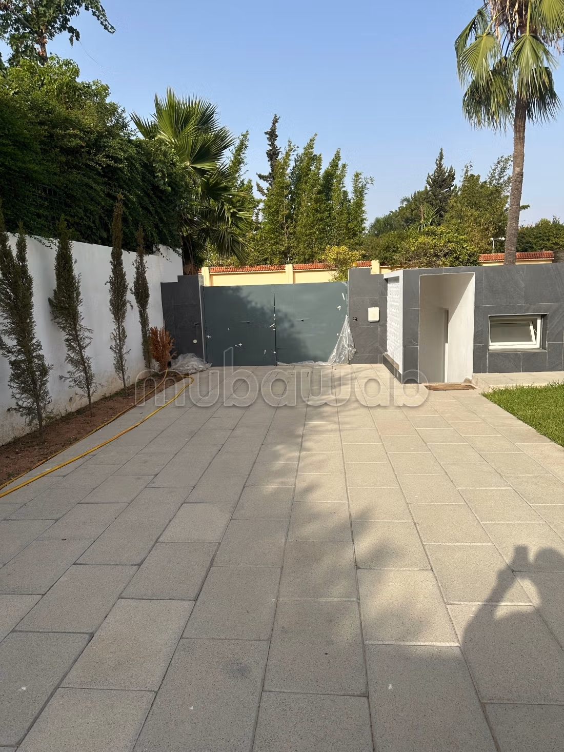 Villa di alto standing arredato in affitto a Souissi. 4 belle camere. Arredato