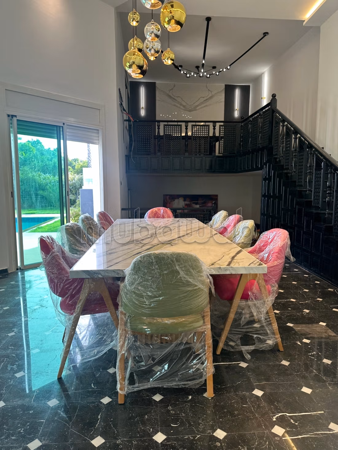 Villa di alto standing arredato in affitto a Souissi. 4 belle camere. Arredato