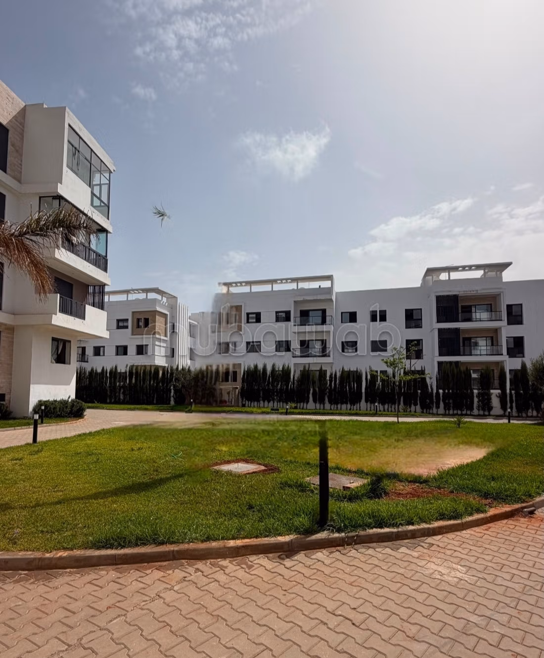 Oulfa, à louer un appartement 2 chambres neuf meublé dans une résidence avec piscine