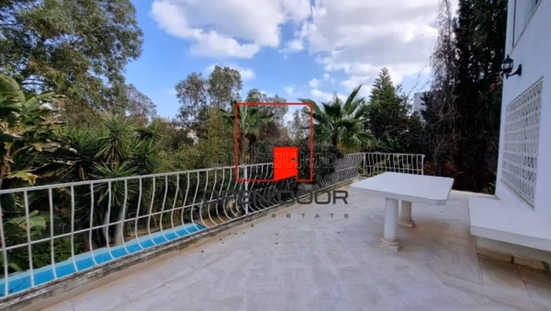 Magnifique duplex richement meublé à Gammarth