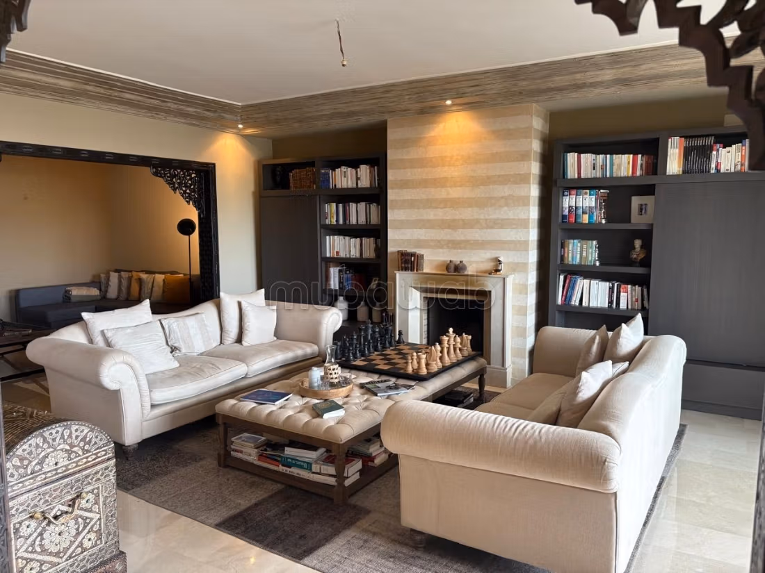 À louer – Appartement vide de 200 m² – Ain Diab