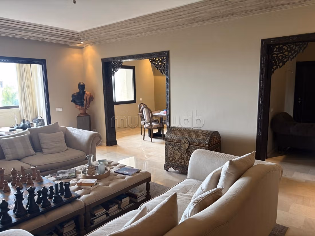 À louer – Appartement vide de 200 m² – Ain Diab — 3