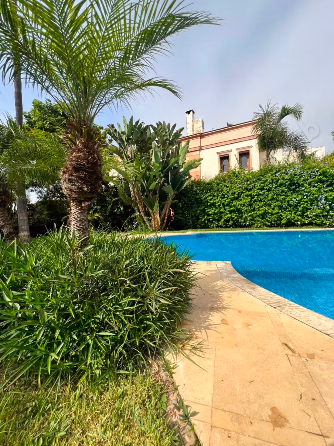 À louer – Appartement vide de 200 m² – Ain Diab — 4