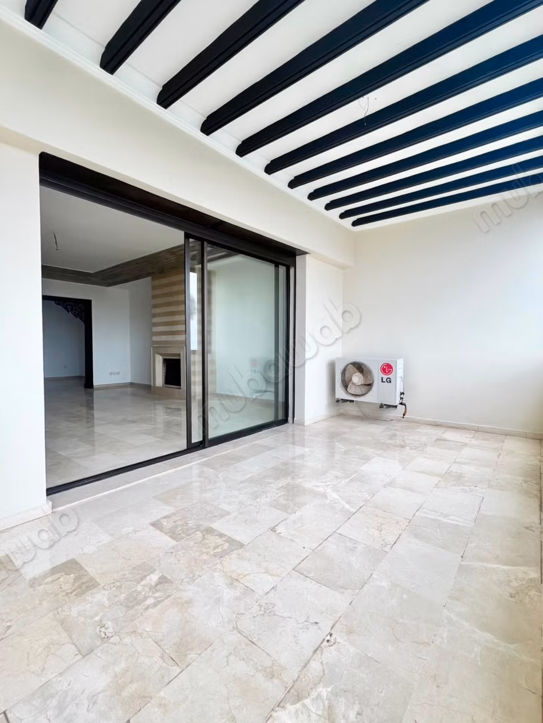 For rent - Empty apartment of 200 m² - Ain Diab