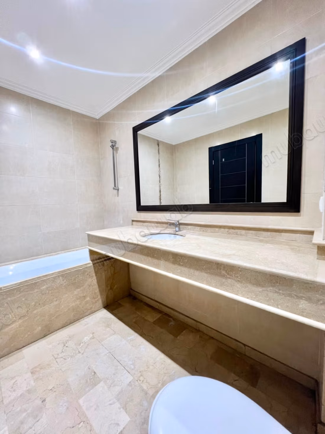 For rent - Empty apartment of 200 m² - Ain Diab
