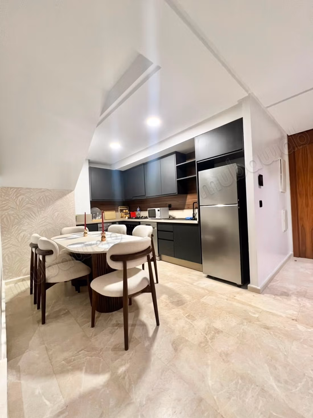Magnifique duplex meublé à louer