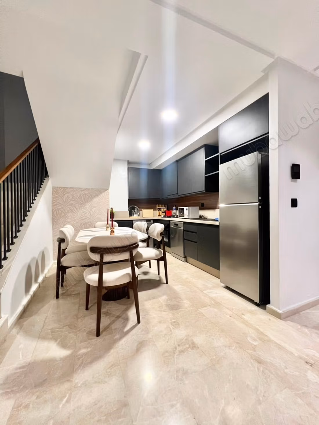 Magnifique duplex meublé à louer
