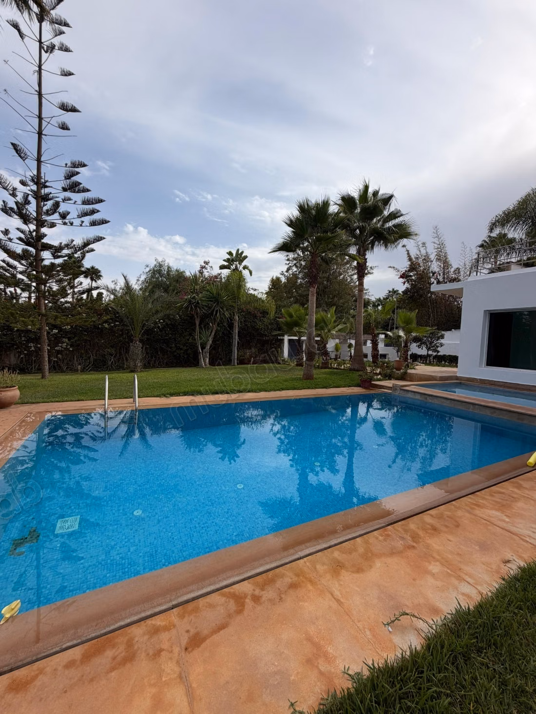 Magnifique villa en plein centre de Souissi