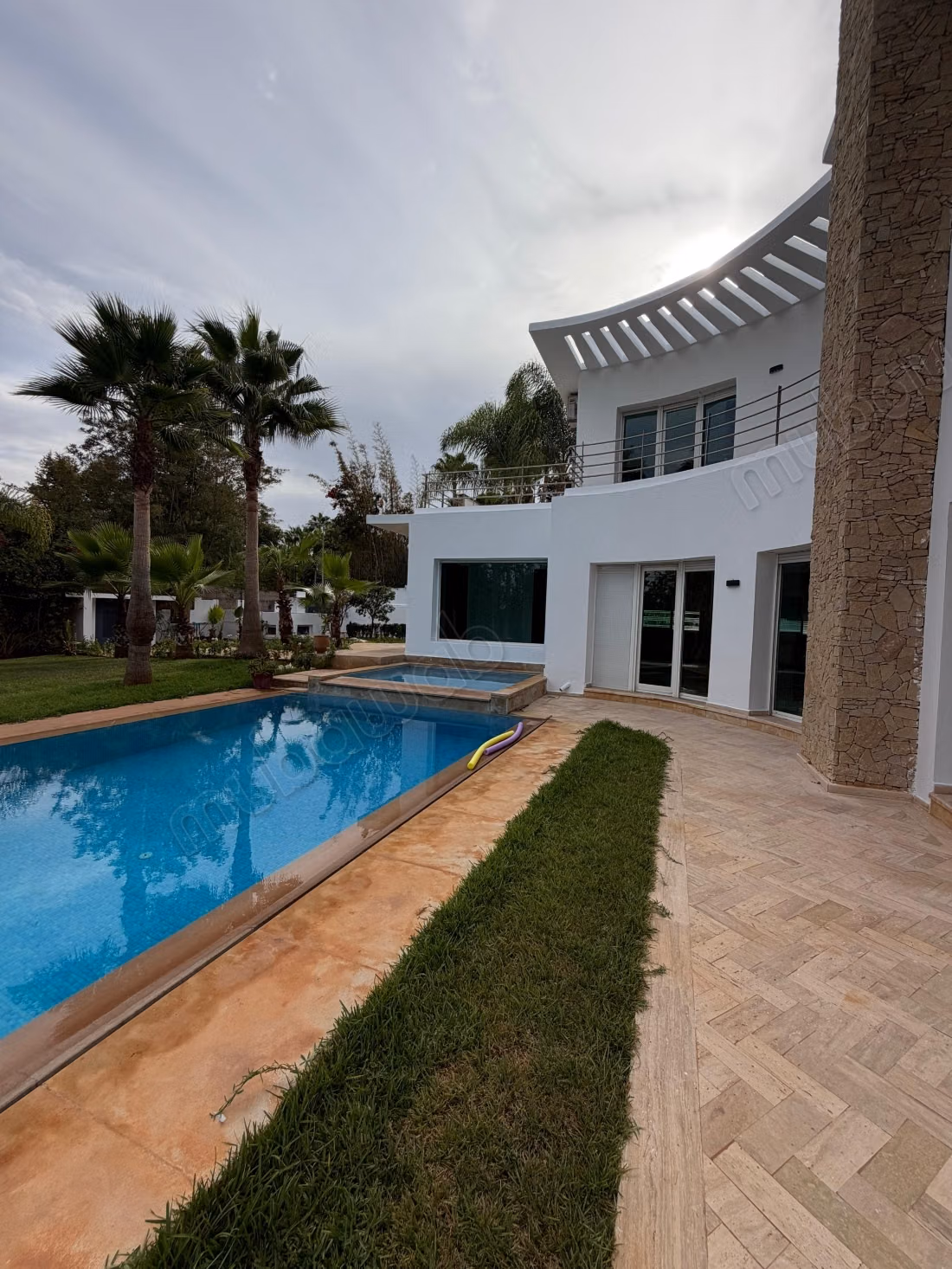 Magnifique villa en plein centre de Souissi