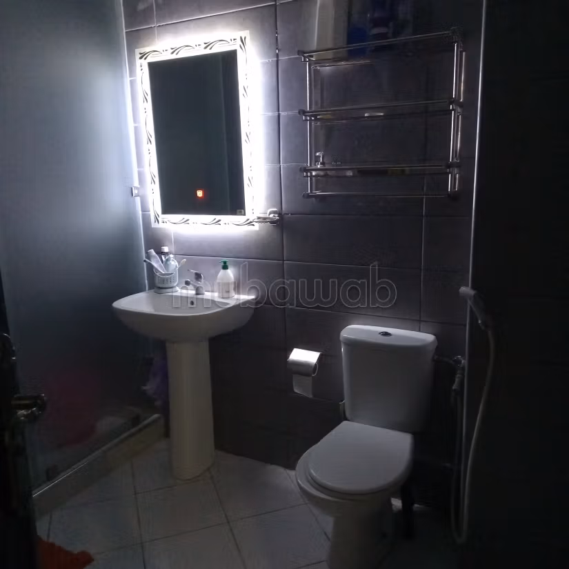 Vend appartement à Tilila. 
Surface de 97 m². 
Jardin et terrasse — 5