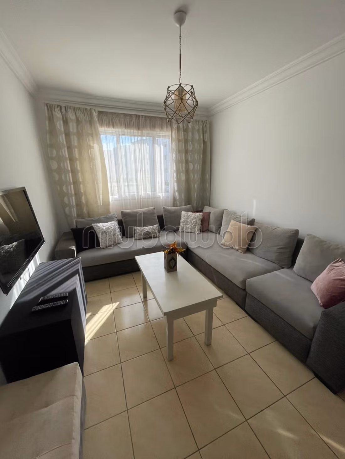 Appartement à louer sur la Route Nationale Assilah. Surface totale de 60 m². Grand espace de rangement
