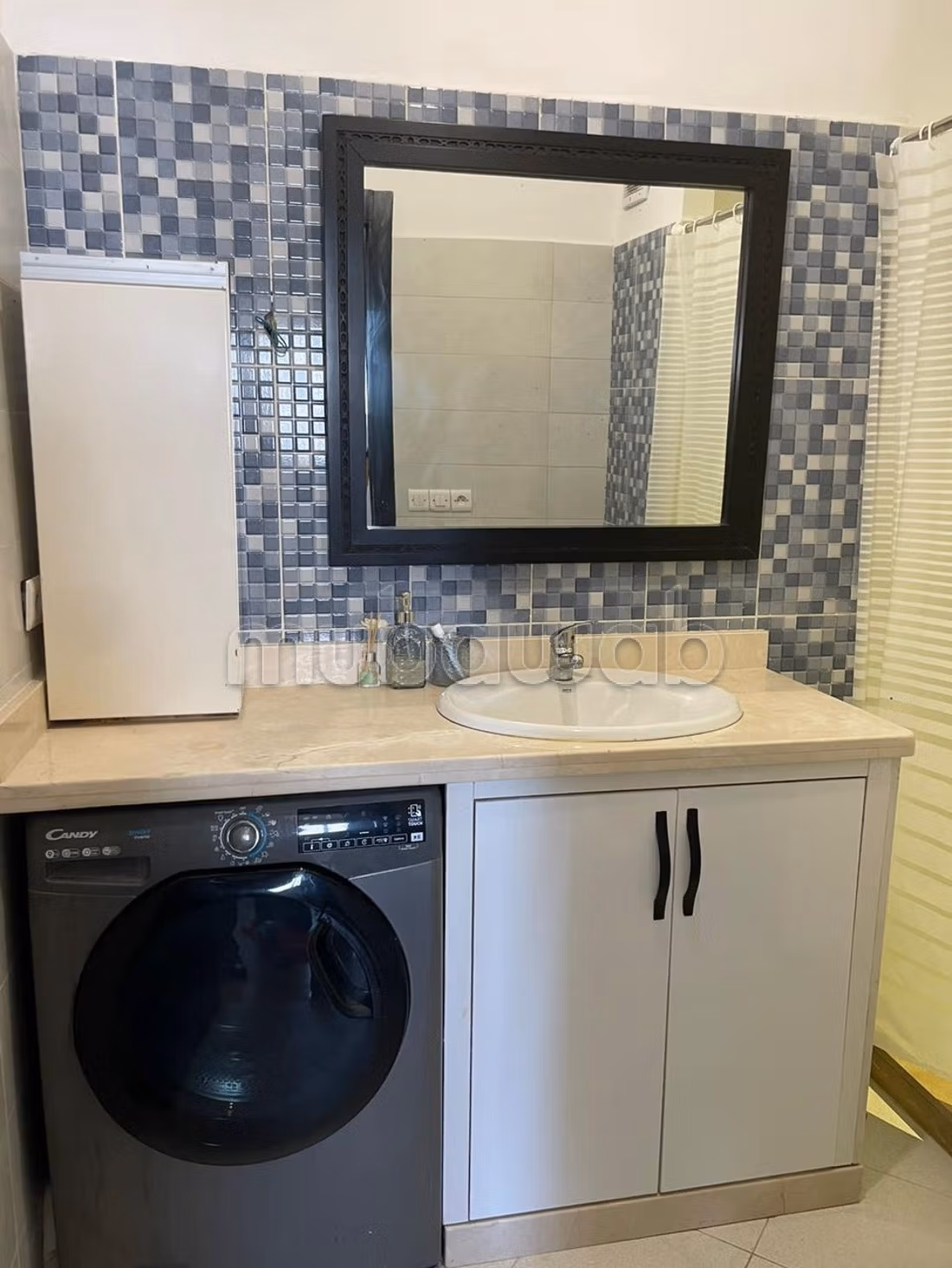 Appartement à louer sur la Route Nationale Assilah. Surface totale de 60 m². Grand espace de rangement — 6