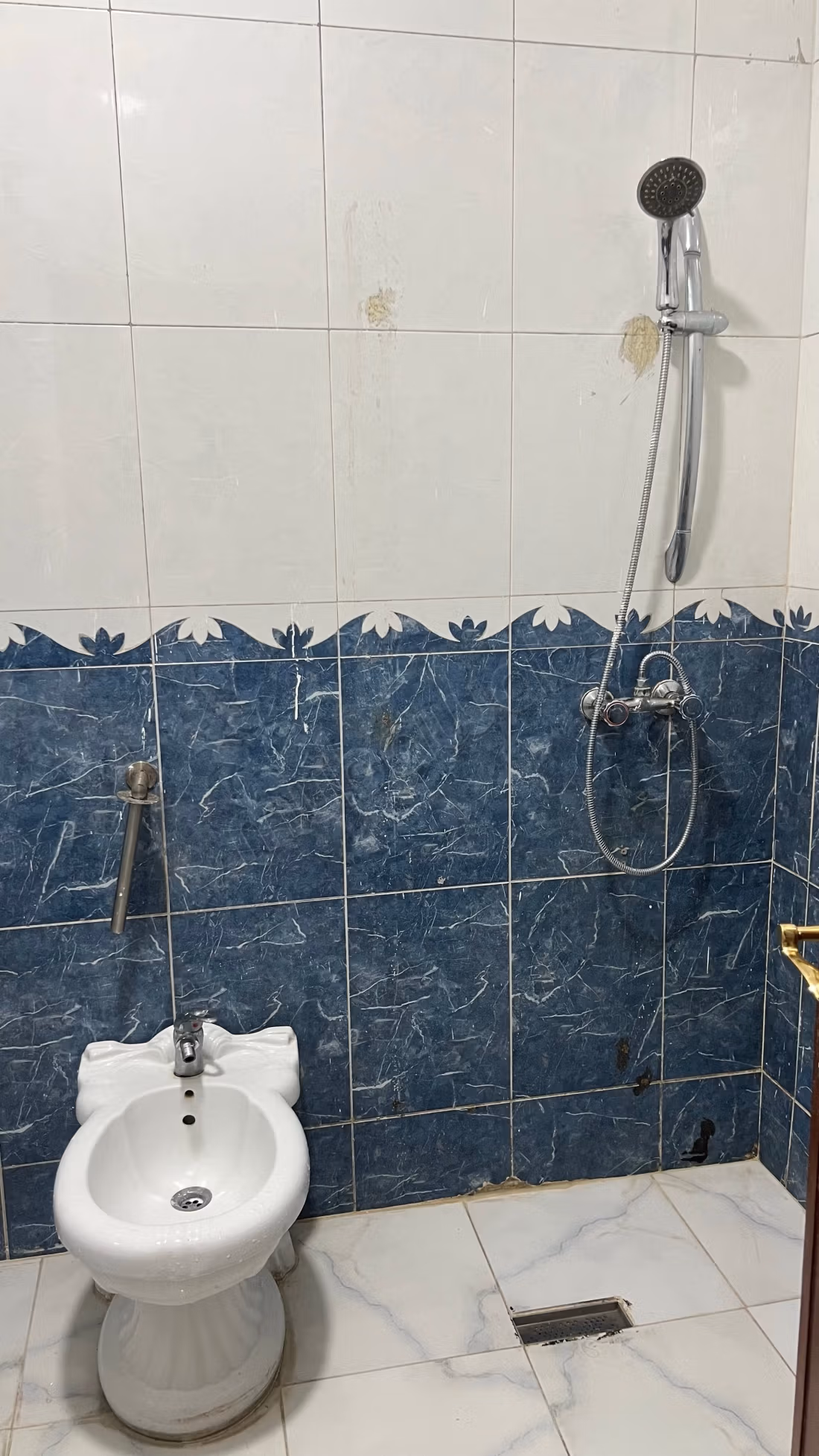 Appartement à vendre à Nejma tanger avec garage parking boulevard Mohammed 5