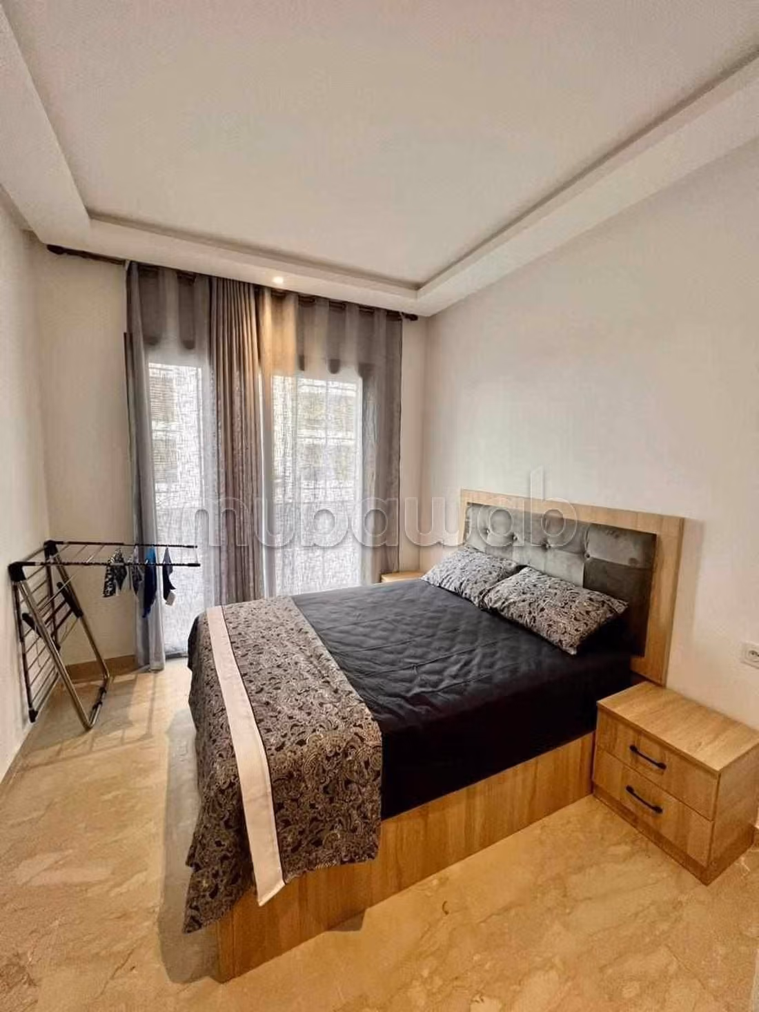 Appartement à louer à Belvédère.
1 belle chambre.
Meublé