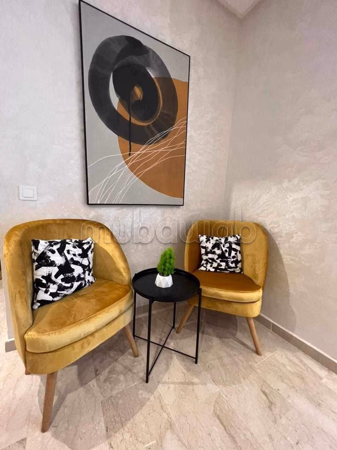 Appartement à louer à Belvédère.
1 belle chambre.
Meublé — 5