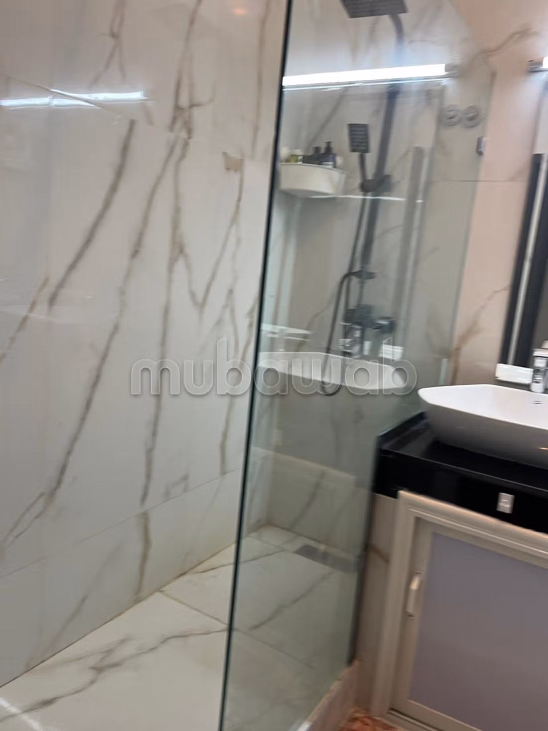Bel appartement à vendre à Ain Diab. 7 pièces. Bien meublé — 4