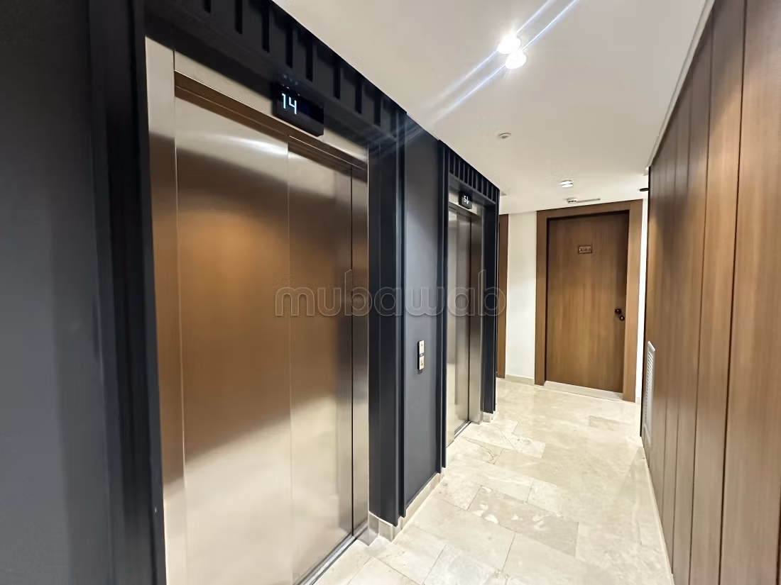 Bel appartement à louer à Casablanca Finance City. 3 jolies chambres. Grenier — 4