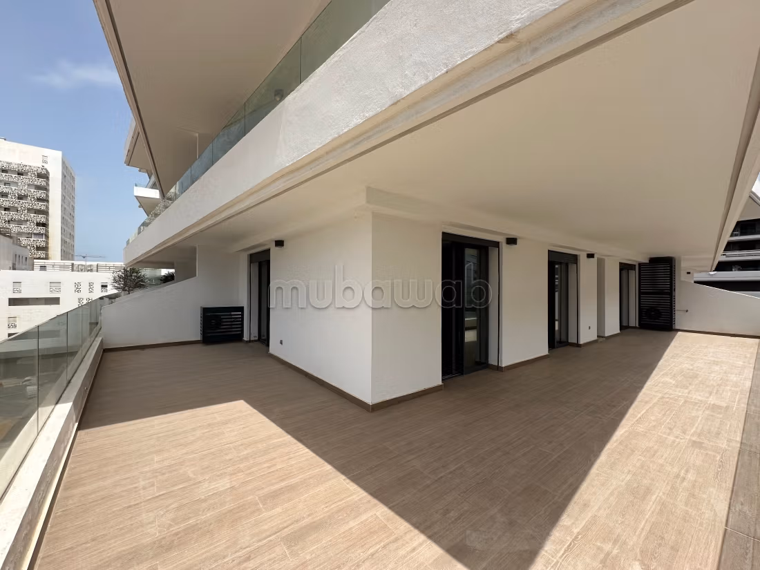 Bel appartement à louer à Casablanca Finance City. 3 jolies chambres. Grenier — 6