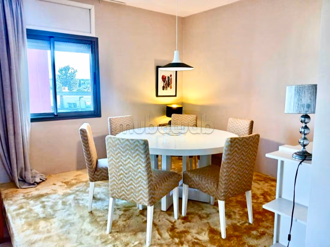 Bellissimo appartamento in affitto a CIL Hay Salam. Superficie totale 105 m². Ben arredato