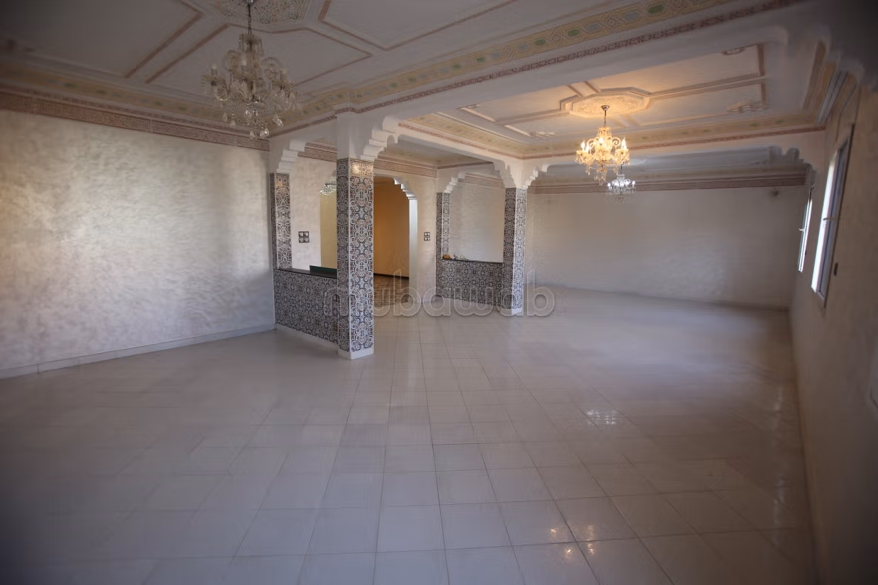 Villa with High Potential 495m²