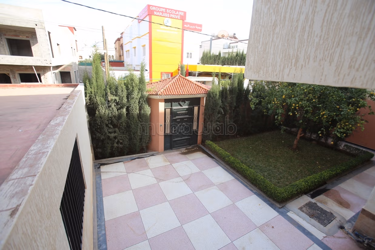 Villa with High Potential 495m²