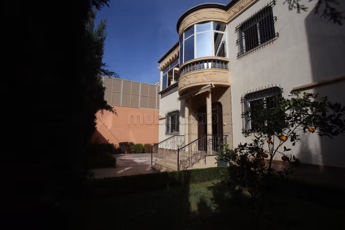 Villa met Hoge Potentie 495m²